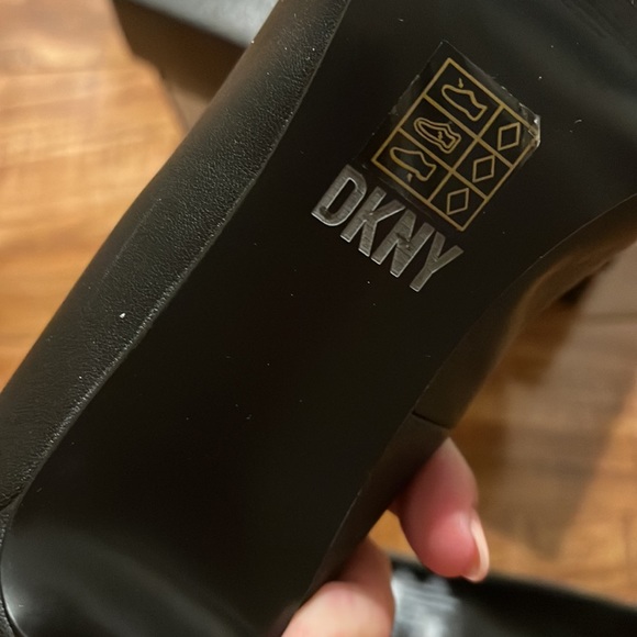 DKNY  shoes - Picture 6 of 7
